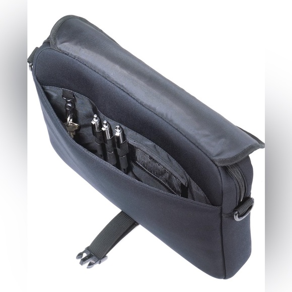 Targus CVR200 Slip Labtop / Notebook Case - Picture 8 of 12